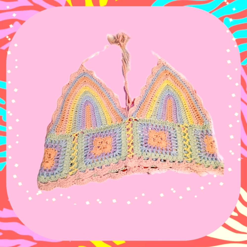 CROCHET CROPPED HALTER TOP